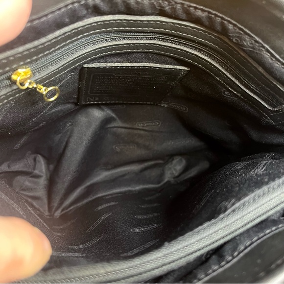 Coach | Legacy Lunch Bucket Bag Glovetanned Leather 9077 in Black - Picture 5 of 15